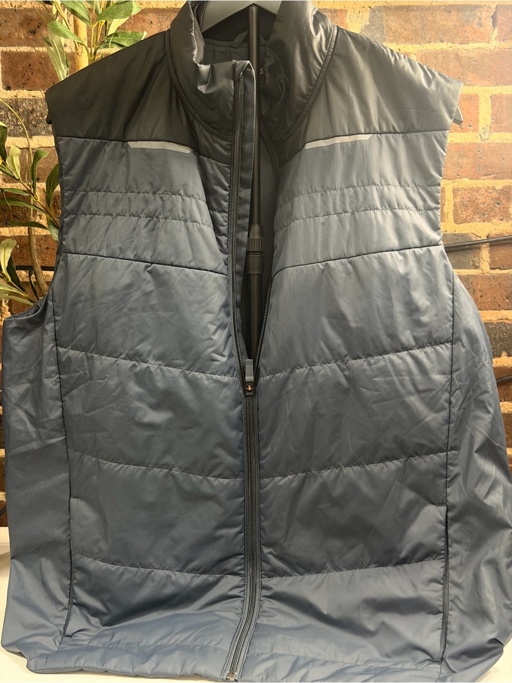 Brooks Men's running vest with reflectives Puffer Vest XL